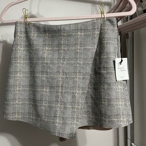 Fall Plaid black/beige/gold Skirt With Shorts Skort Small fits like Xs NWT